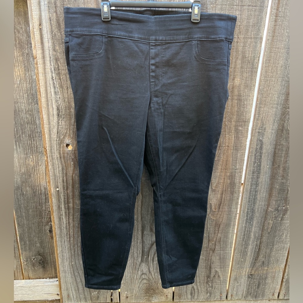 Old Navy black pull-on denim-like jeggings